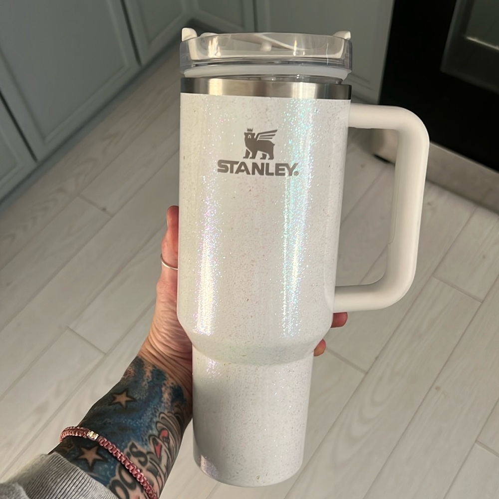 40oz. White pearl Stanley cup